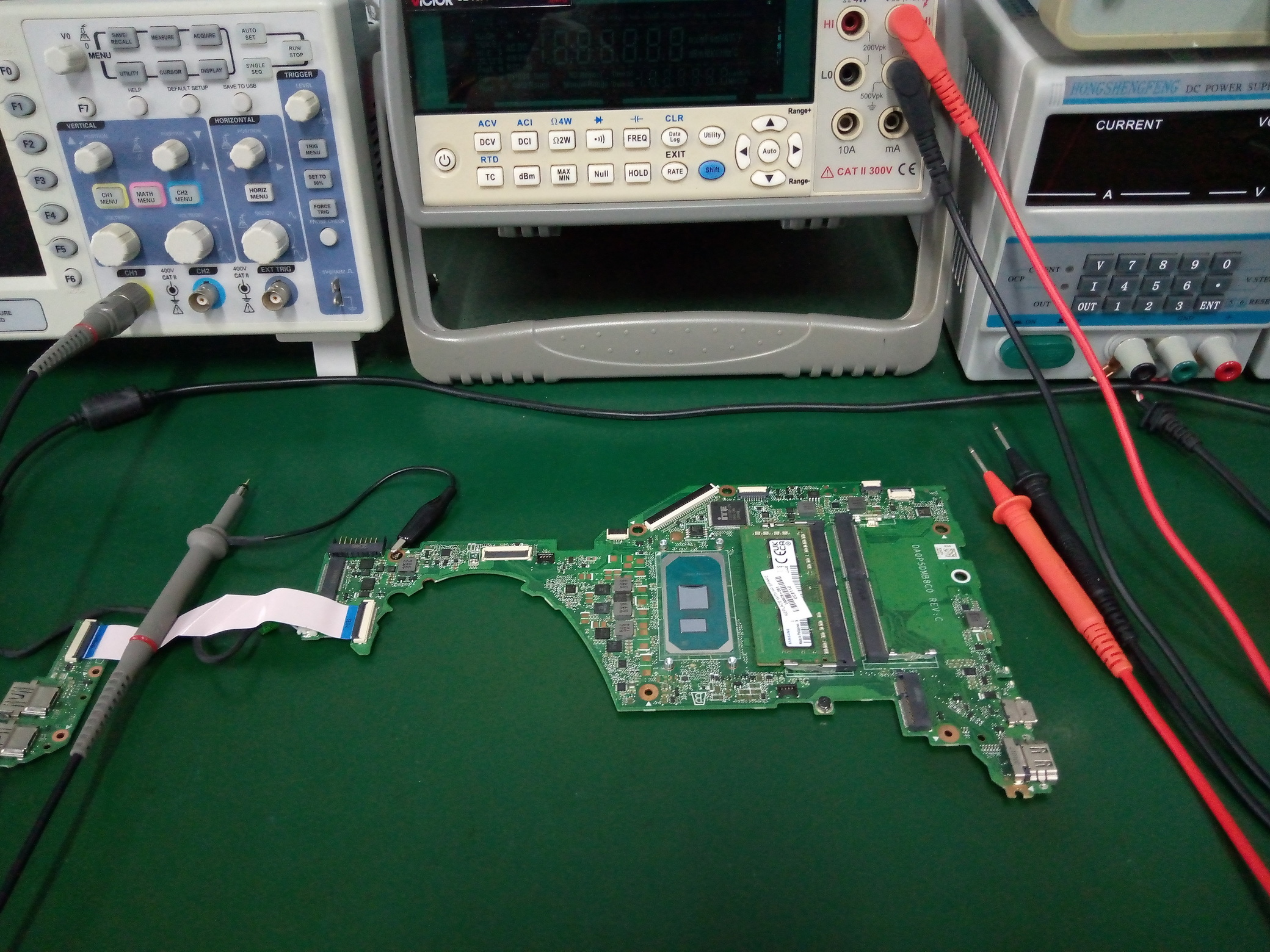 HP 15s-fq1129TU ไม่มีภาพ