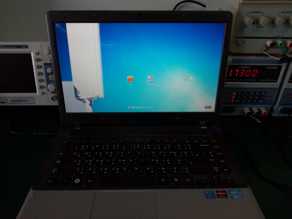 SAMSUNG NP350V4X หน้าจอแตก