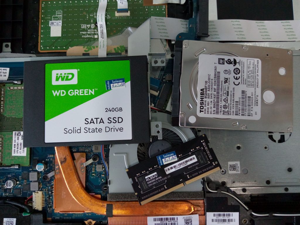 HP 15-da0028TX เปลี่ยน SSD และ RAM