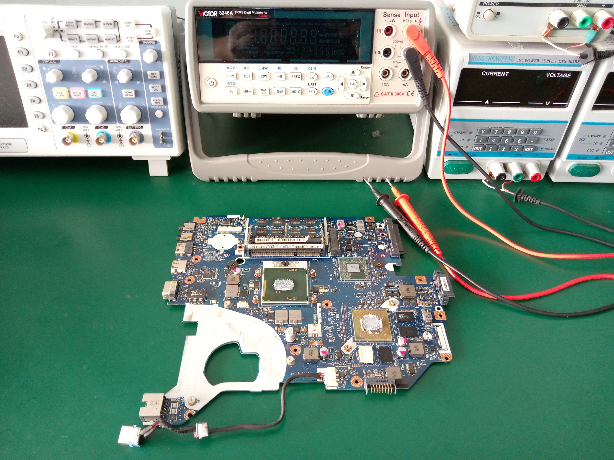 ACER 5755G ไม่มีภาพ