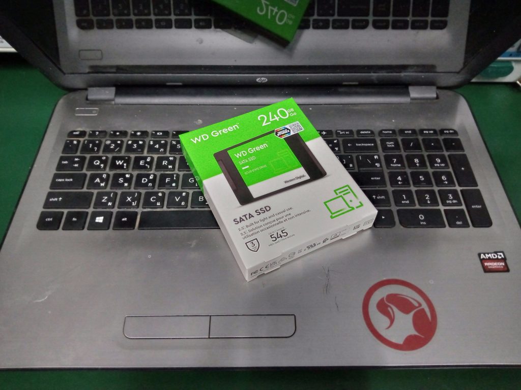 HP 15ba005AX เปลี่ยน SSD