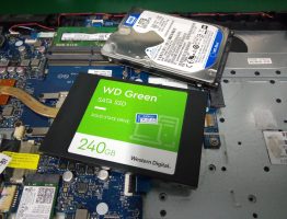 HP 15ba005AX เปลี่ยน SSD